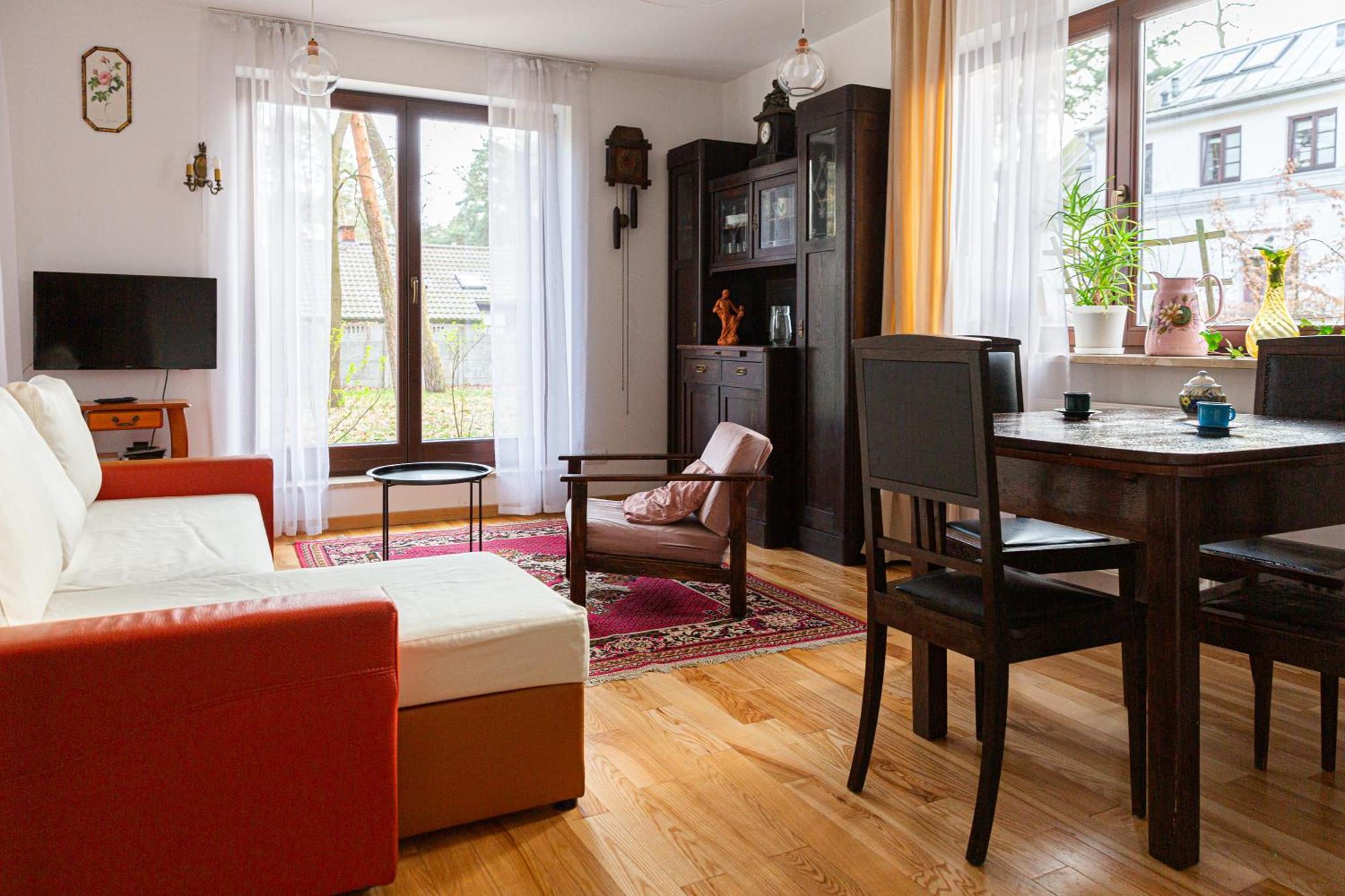 Pink Rose Suite Józefów Exteriör bild